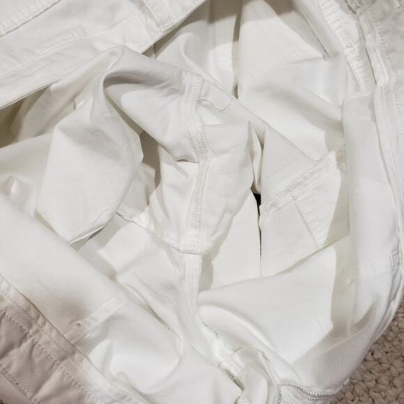Caslon NWOT white utility 5" shorts woman's size 18 with big patch pockets - Picture 10 of 11